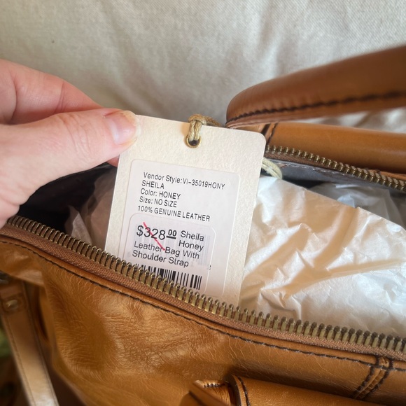 NEW HOBO brand Sheila tote in honey - Picture 5 of 7